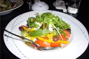 Греческий овощной салат