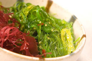 Салат из морских водорослей