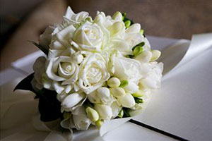 Букет для невесты из белых роз