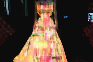  Франчески Говальти и Розы Ванно создали платье-галактику