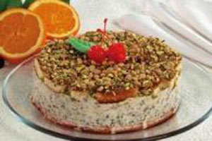 Творожный торт с ягодами фисташками