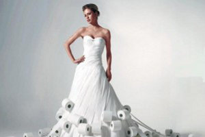 свадебное платье из туалетной бумаги