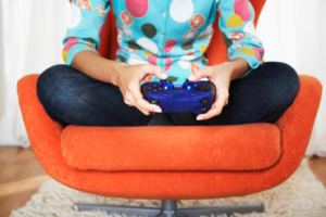 Видео игры помогут девушкам справиться с депрессией