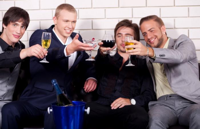 Алкоголь социализирует мужчин в больше степени