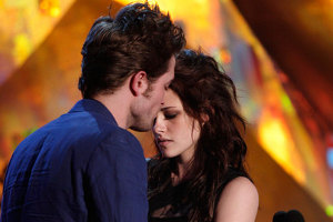 Поцелуй Кристен и Роберта