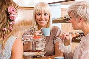 женщина с подругами