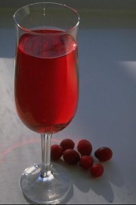 Фужер с вишневым компотом