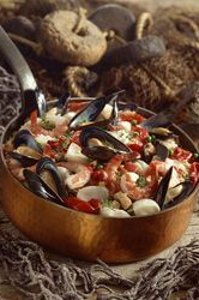Морское ассорти с овощами