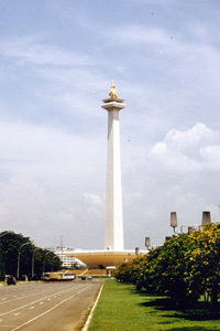 Монумент Монас на Площади Свободы в Джакарте