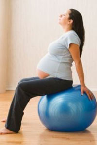 Упражнения для беременных на мяче