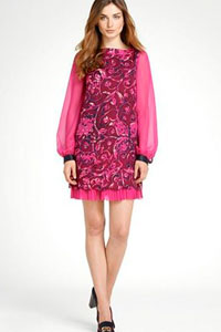 Розовое платье от Тори Берч