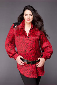 Красная блузка на пуговицах для полных