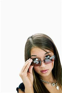 Девушка в защитных очках