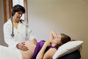 Беременная женщина на обследовании