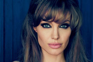 Анджелина Джоли