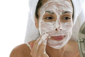 Белковая лифтинг-маска подтягивает кожу