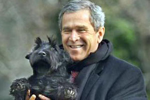 Джордж Буш со своей собакой