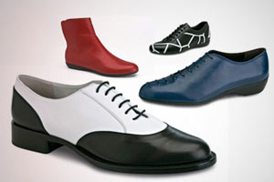 Феррагамо производил <a href='http://www.raut.ru/article/modnaja_obuv_leta_2010.html'>обувь</a> для киноиндустрии