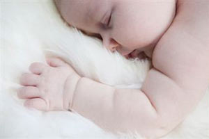 Сон новорожденного зависит от его режима питания