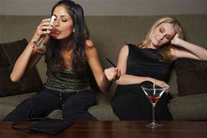 Очень часто причины алкоголизма кроются в наступившем у женщины климактерическом состоянии