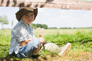 Мальчик на ферме