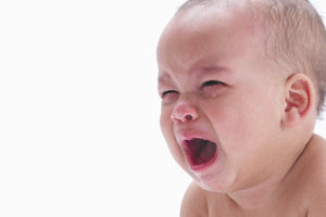 Молочница у детей во рту обнаруживается в виде белого налета на деснах и языке