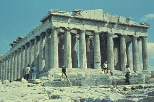 Храм Артемиды Эфесской является памятником древней архитектуры