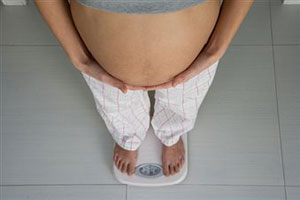 Страх беременности может возникнуть из-за возможности набрать лишние килограммы