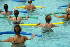 Упражнения в бассейне оздоравливают организм