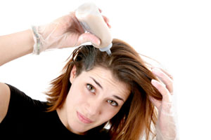 Домашнее мелирование волос требует определенной сноровки