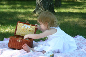 Девочка на пикнике